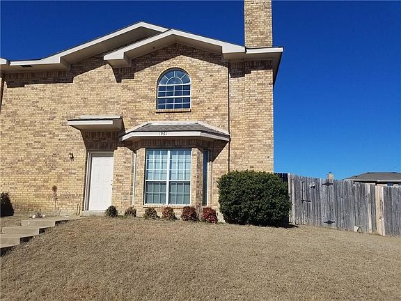 2nd image of 1961 Timber Oaks Dr