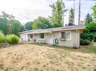 368 SE Juniper St, Mill City, OR