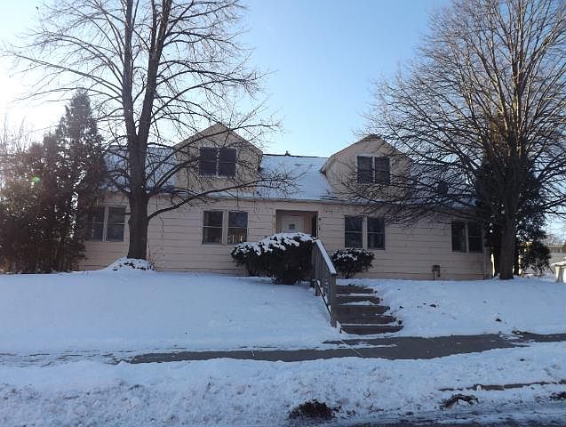 1st image of 56 Logan Ave W