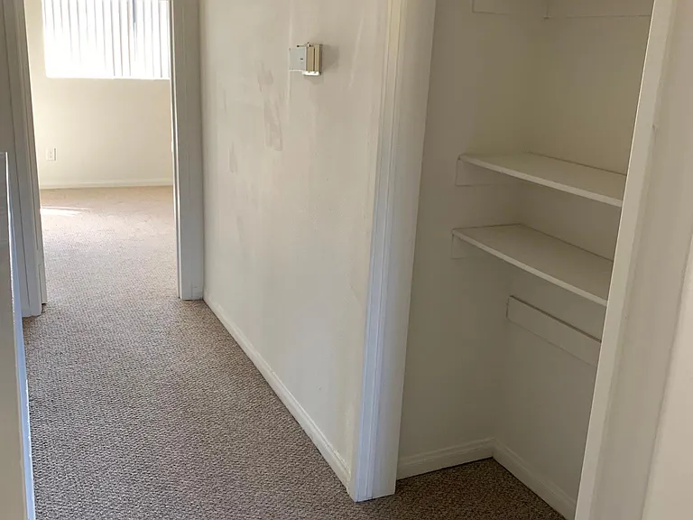 937 N Louise St #8 — Photo 14