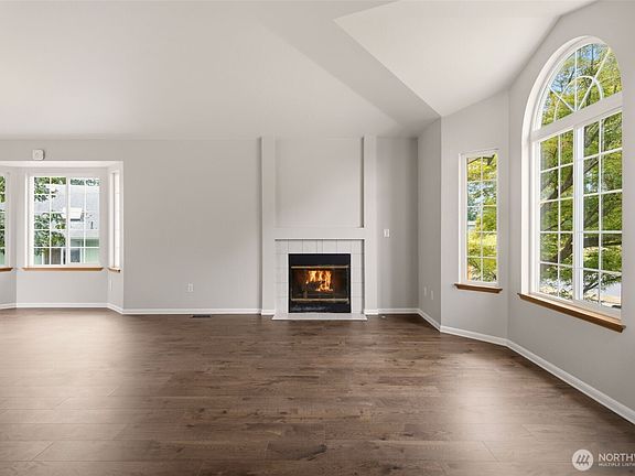 3rd image of 5328 97th Street NE