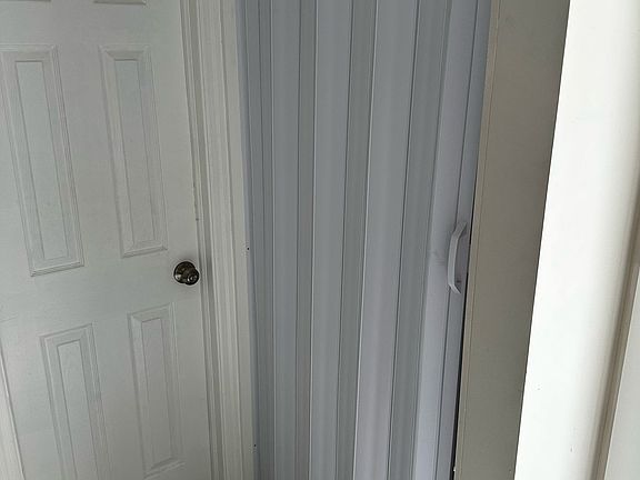 4th image of 2697 SW 51st Ct #2