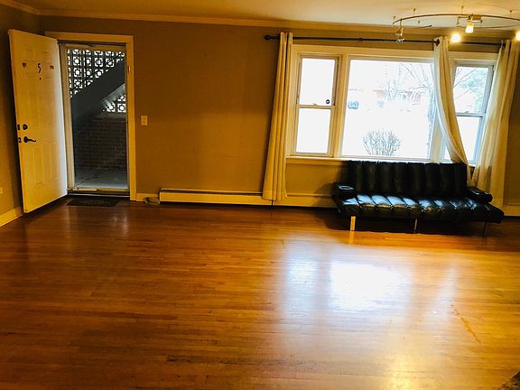 4th image of 105 Dover Dr APT 5