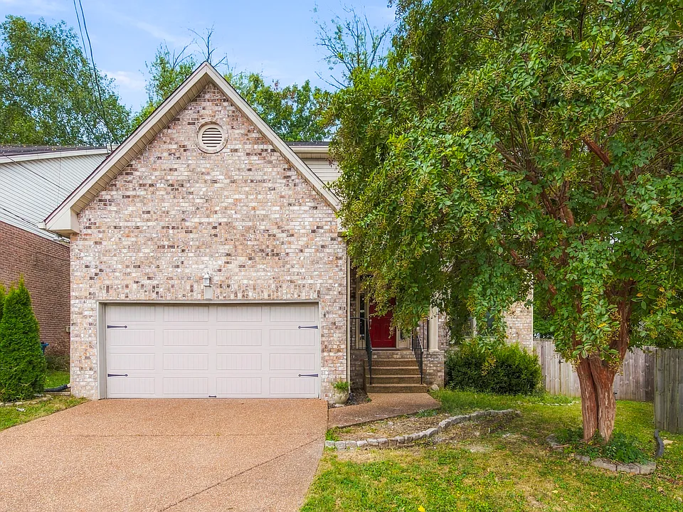 913 Magnolia Ct W