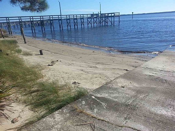 4th image of 158 Bay Dr