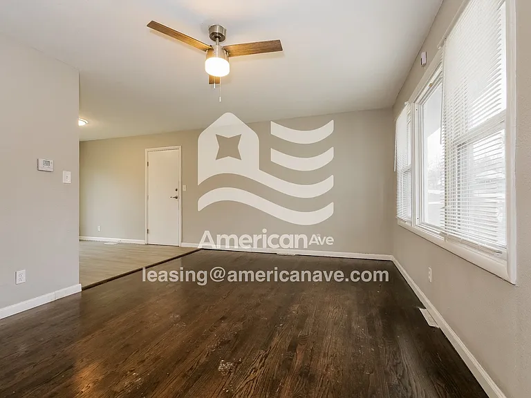 865772_005_living_room_13663316.jpg