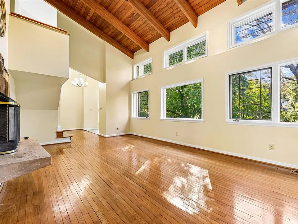 612 Apple Grove Rd
