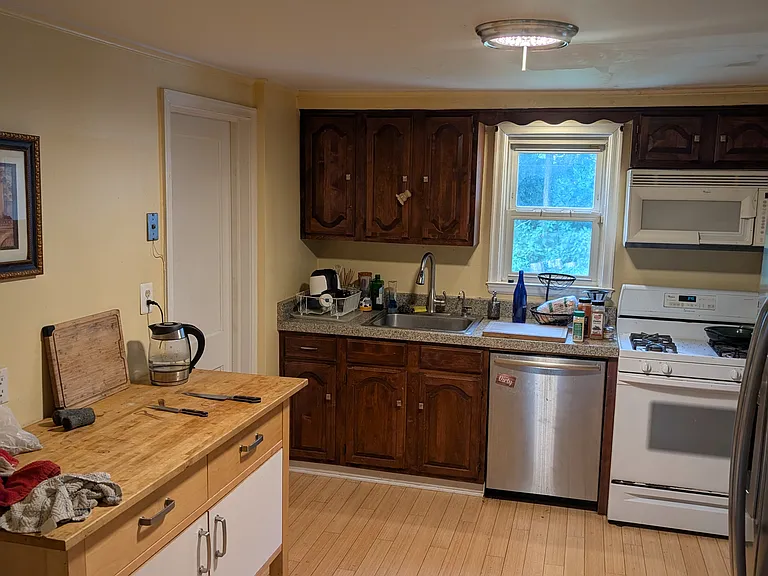 239 New York Ave — Photo 6