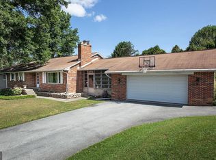 7710 Manor Dr, Harrisburg, PA 17112