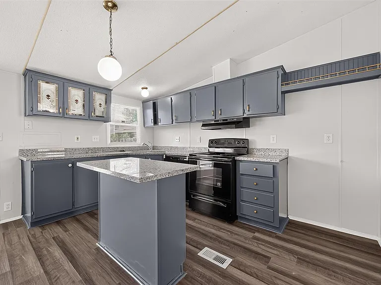 20306 Mountaindale Dr — Photo 8