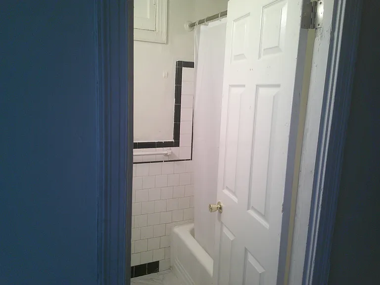 1905 M St NE #3 — Photo 6