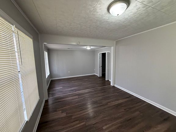 5th image of 8254 Pinebrook Dr