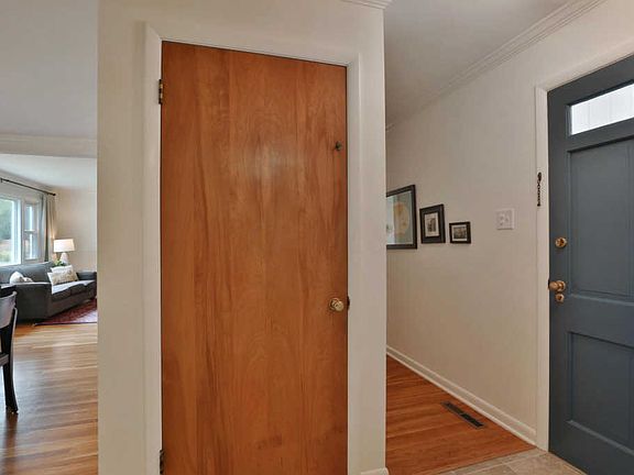 5th image of 421 Crandall Dr