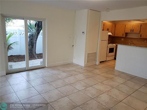 5th image of 1099 NE 32nd St