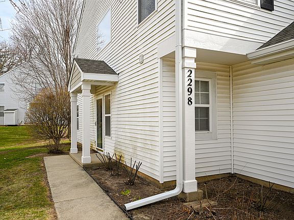 3rd image of 2298 Woodside Dr