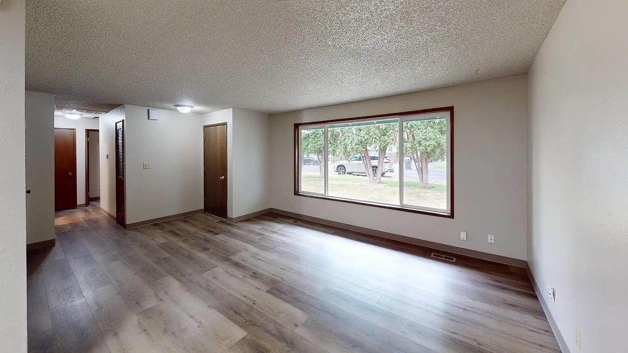 3 bed, 1038 sqft, $1,825 — Photo 4