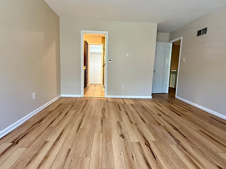 5545 Doral Dr — Photo 10