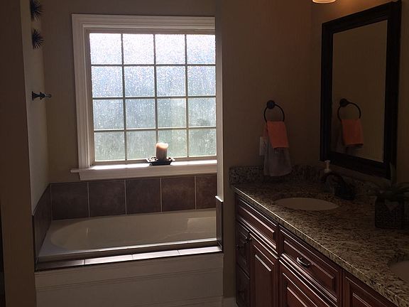 4th image of 518 Katerina Dr