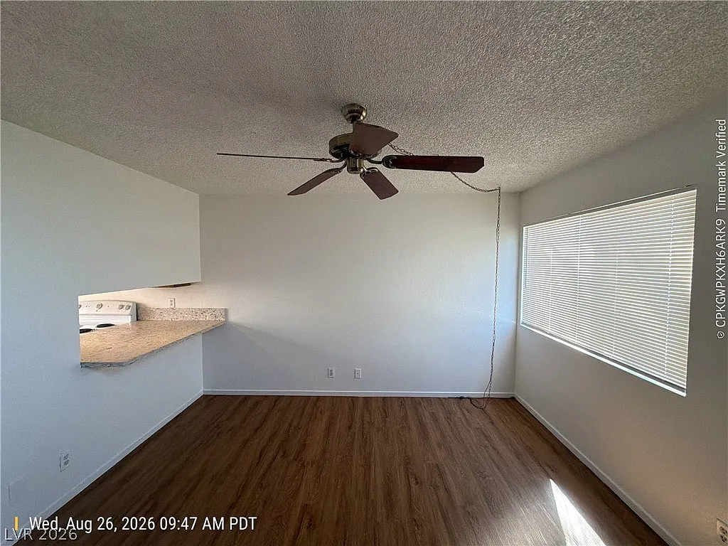 1 bed, 1.0 bath, 748 sqft, $1,056 — Photo 3