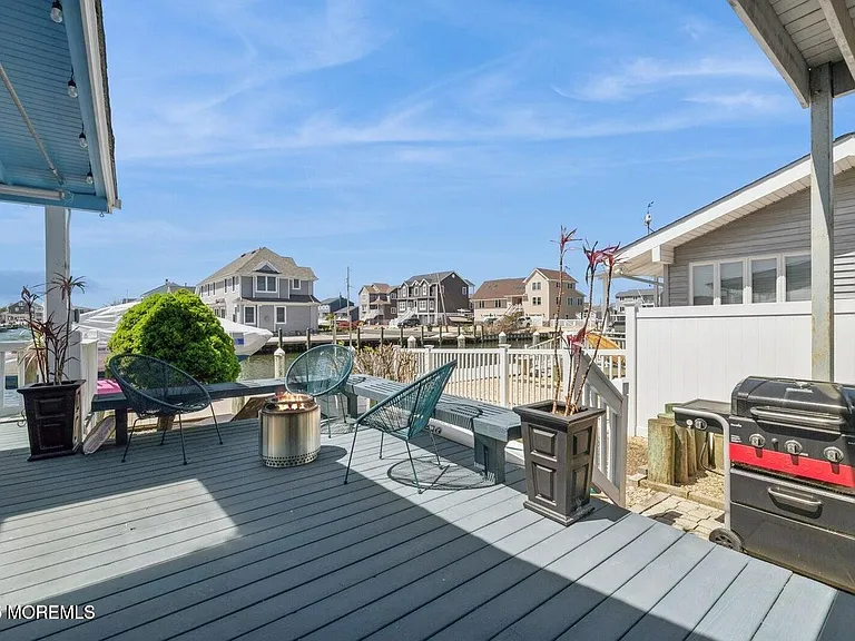 385 Aldo Dr — Photo 44