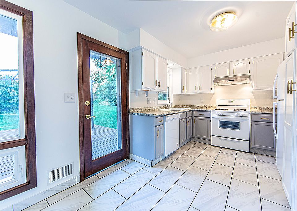 1st image of 2921 Townview Ave