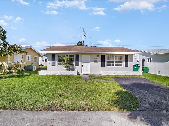 3rd image of 2709 NW 54th St