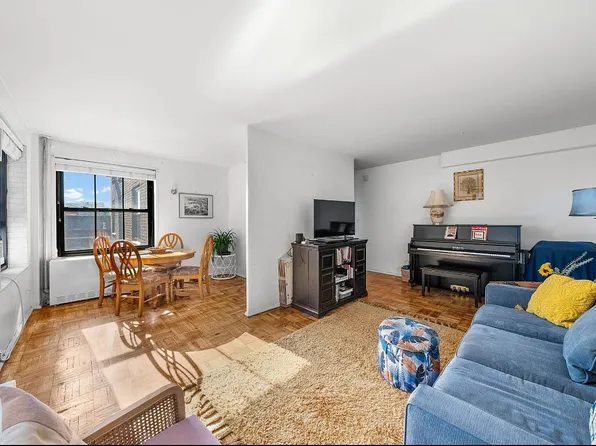 361 Clinton Ave APT 7A, Brooklyn, NY 11238