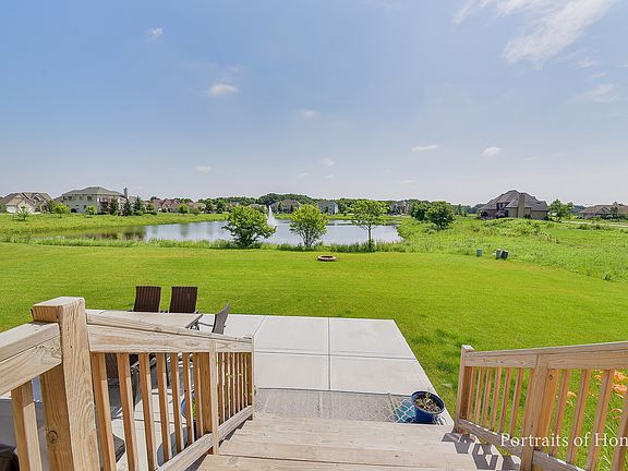 3rd image of 25224 Parkside Dr
