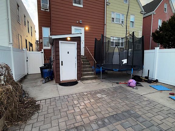 2nd image of 30 Danforth Ave Floor 1