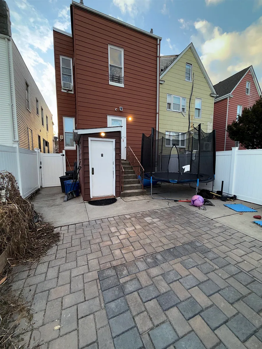 Building Photo - 30 Danforth Ave #1