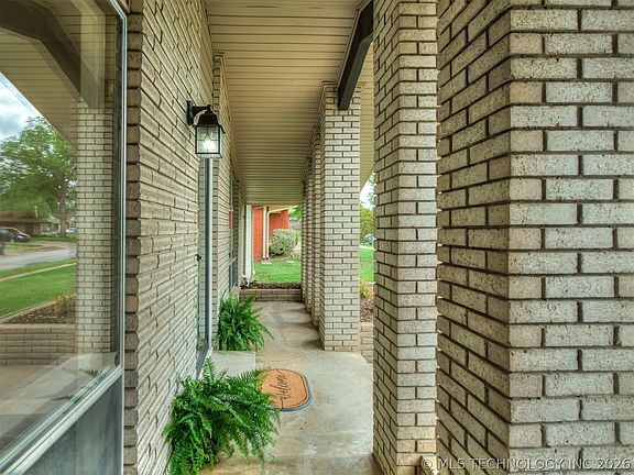 3rd image of 10931 E 28th Pl