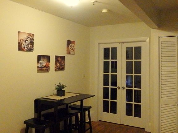 Eat-in Kitchen
