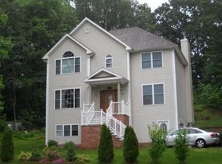 34 Amherst St, Granby, MA 01033