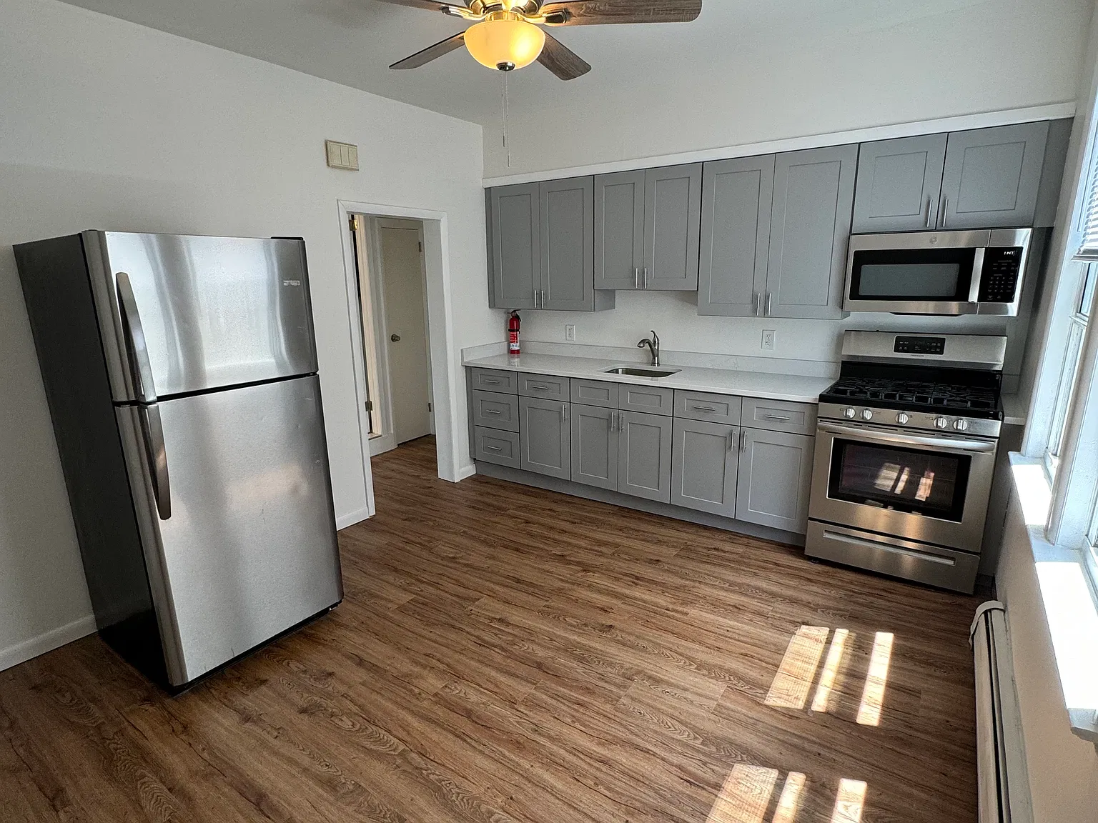 2 bed, 600 sqft, $2,200 — Photo 1