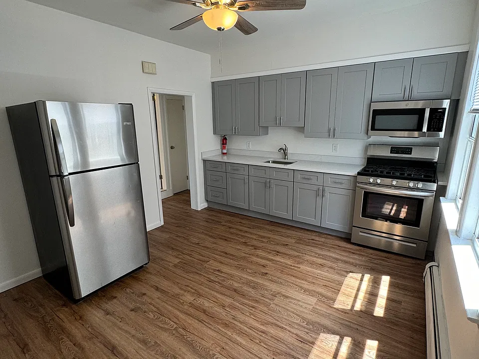 391 Paterson Ave #3