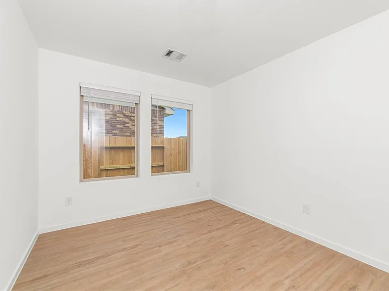1634 Blue Cypress Dr — Photo 7