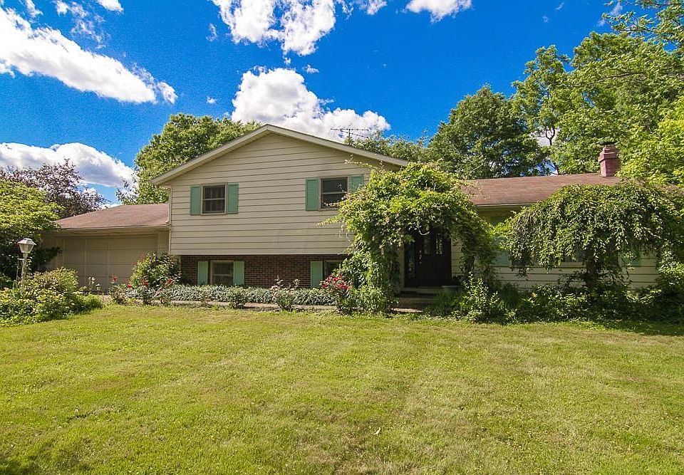 1st image of 474 Earl Dr