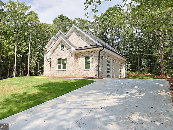 4th image of 295 Huiet Dr