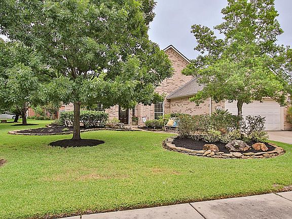 3rd image of 10338 Linden Springs Dr