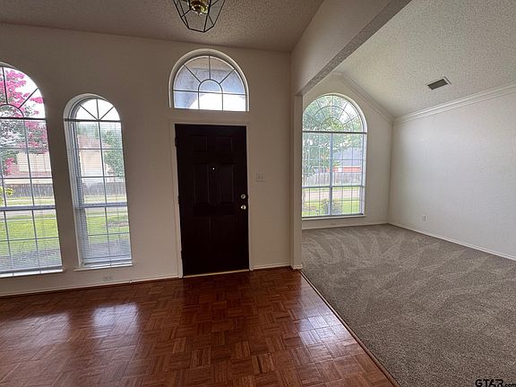 4th image of 2414 Stillwater Dr