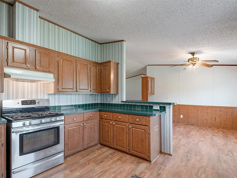 37 Riverside Ln #A — Photo 12