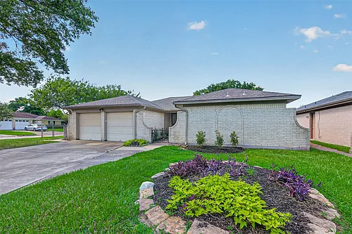 5346 King Richard Dr Photo 1
