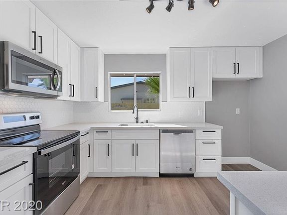 5th image of 820 Alhambra Dr