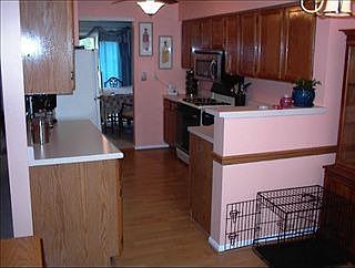 4th image of 233 Ashbury Ln W