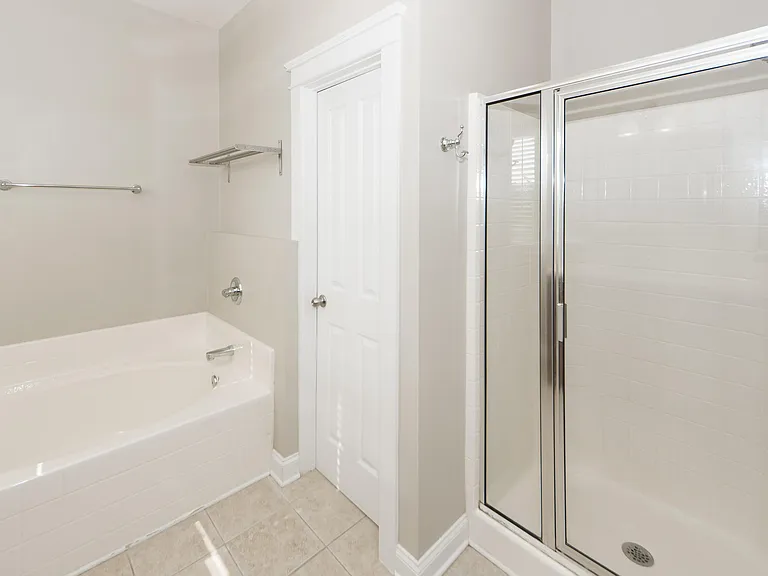 302 White Gables Dr — Photo 29