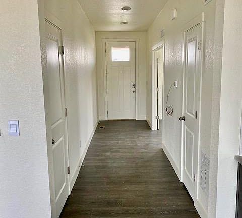 Entry/Hallway