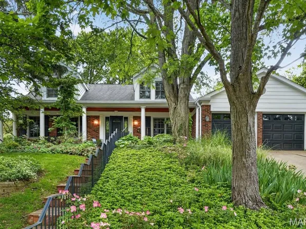 816 Bridlebrook Ln, Saint Louis, MO 63122