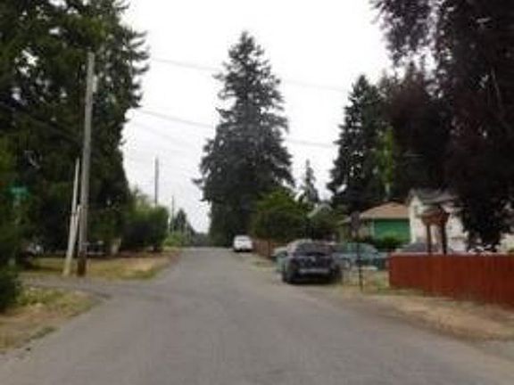 Exterior Neighborhood (street photo)