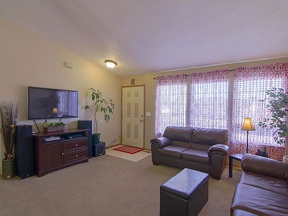 3rd image of 614 S Saint Charles St