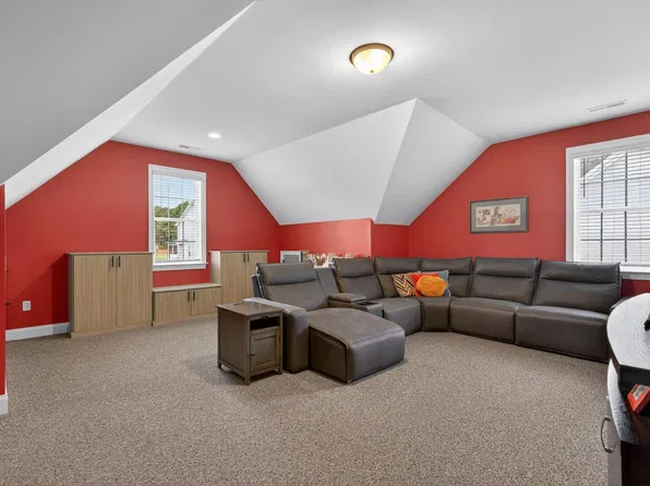221 Misty Moonlight Dr, Willow Spring, NC 27592